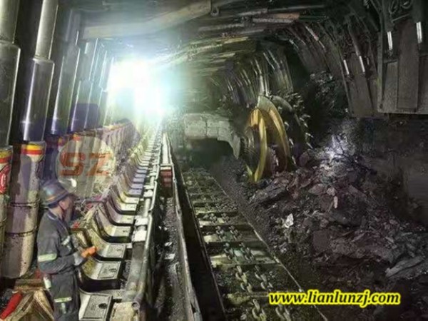 综采刮板下井运行！双志煤机大力推动能源基地建设！